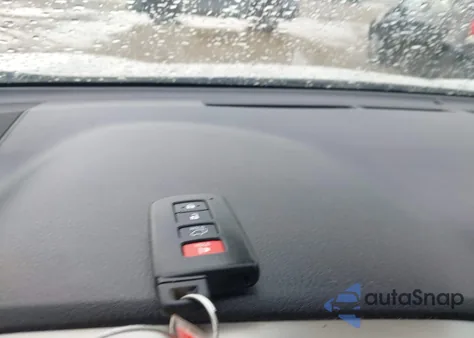 2013 Toyota Rav4 Limited z USA, uszkodzony, nr VIN 2T3DFREV8DW108943